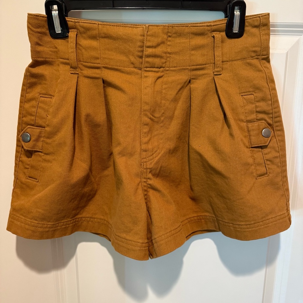Forever 21 Brown Camel Women’s Pleated Shorts Snap Pockets Size Medium M